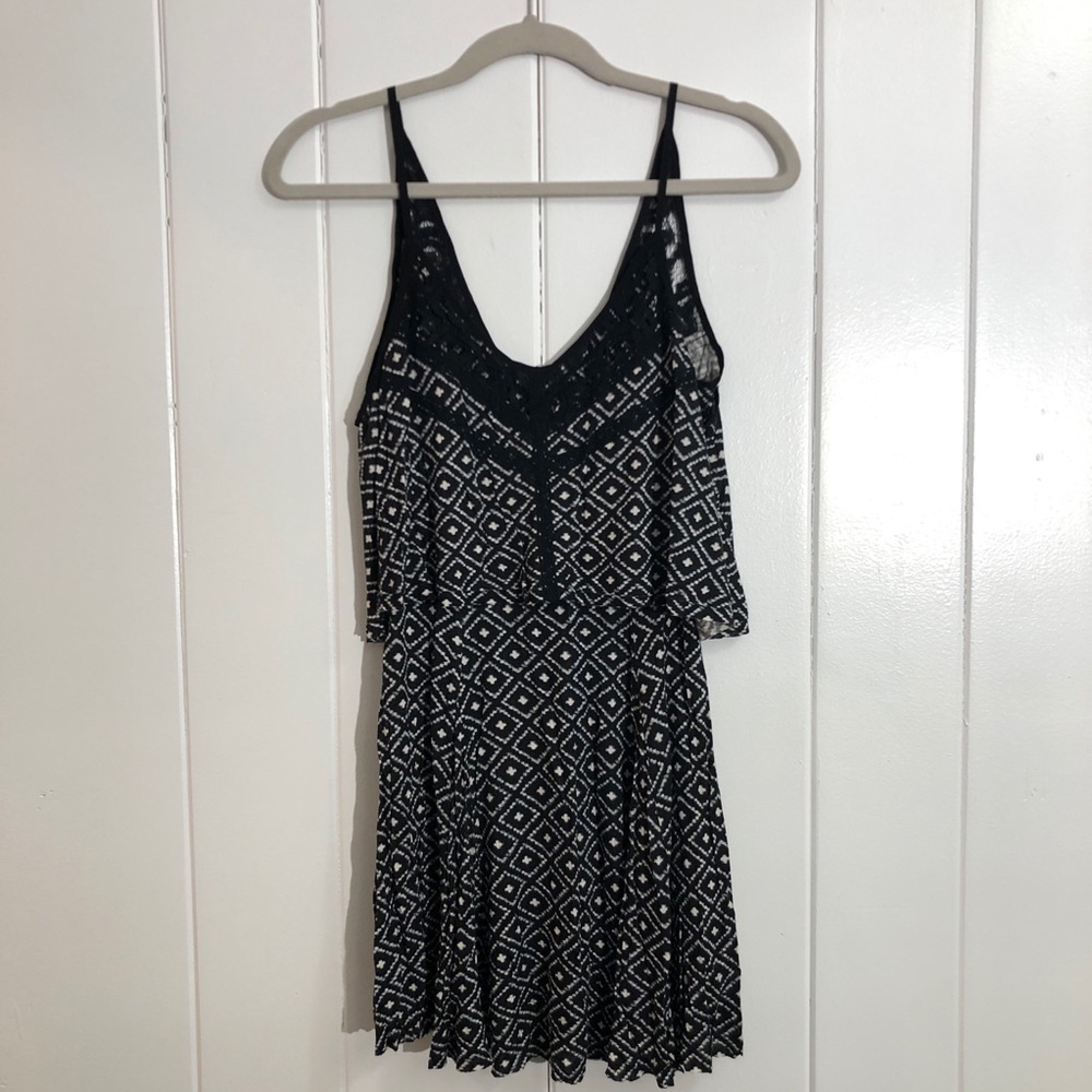 Ecote Flowy Geo Dress